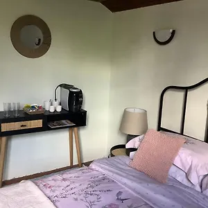 No. 5 - 2 Couette-café